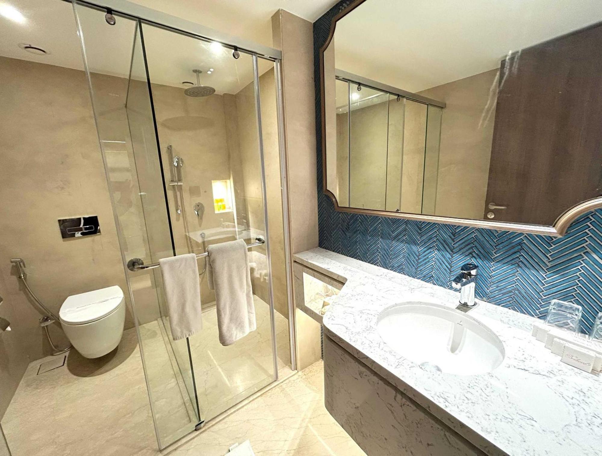 Boulevard 9 Luxury Resort & Spa Nadiād Esterno foto