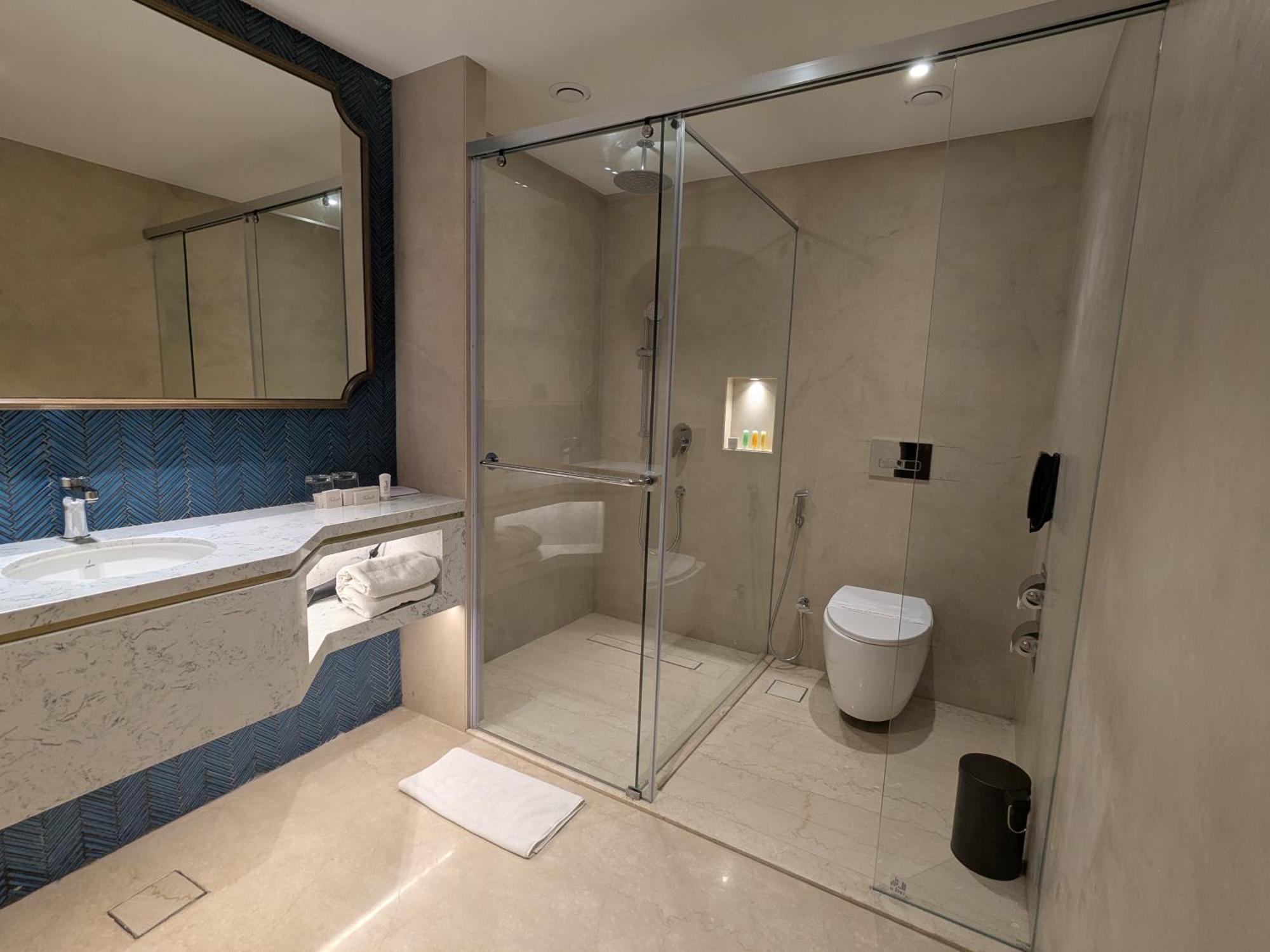 Boulevard 9 Luxury Resort & Spa Nadiād Esterno foto