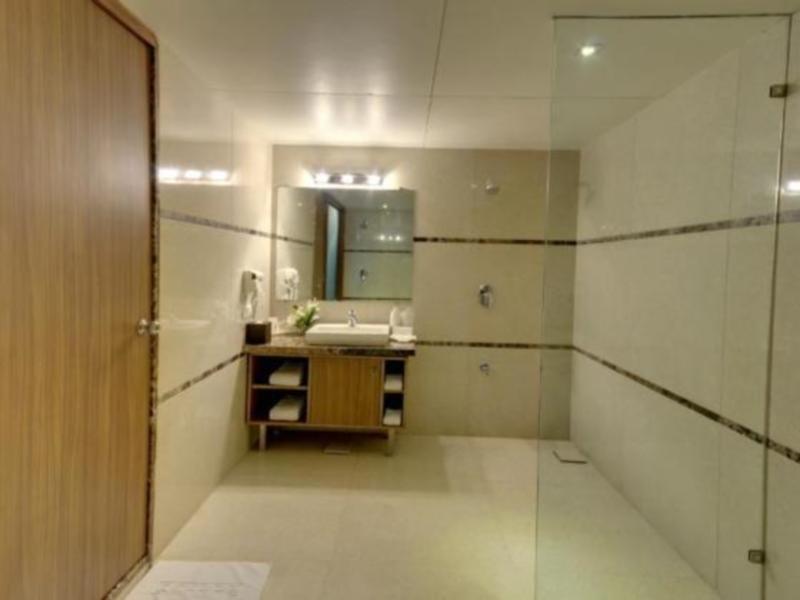 Boulevard 9 Luxury Resort & Spa Nadiād Esterno foto